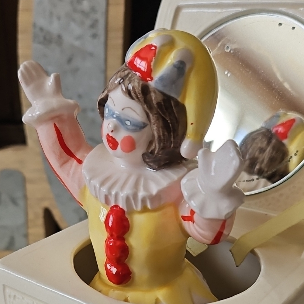 Schmid Musical Collectible Figurine